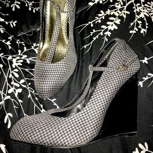 Wedge babydoll heels